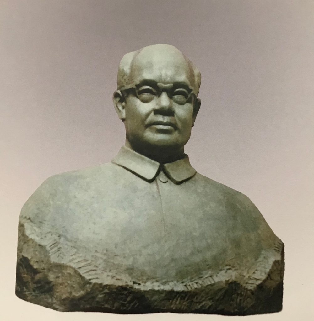 王立像 汉白玉 高250cm 1994