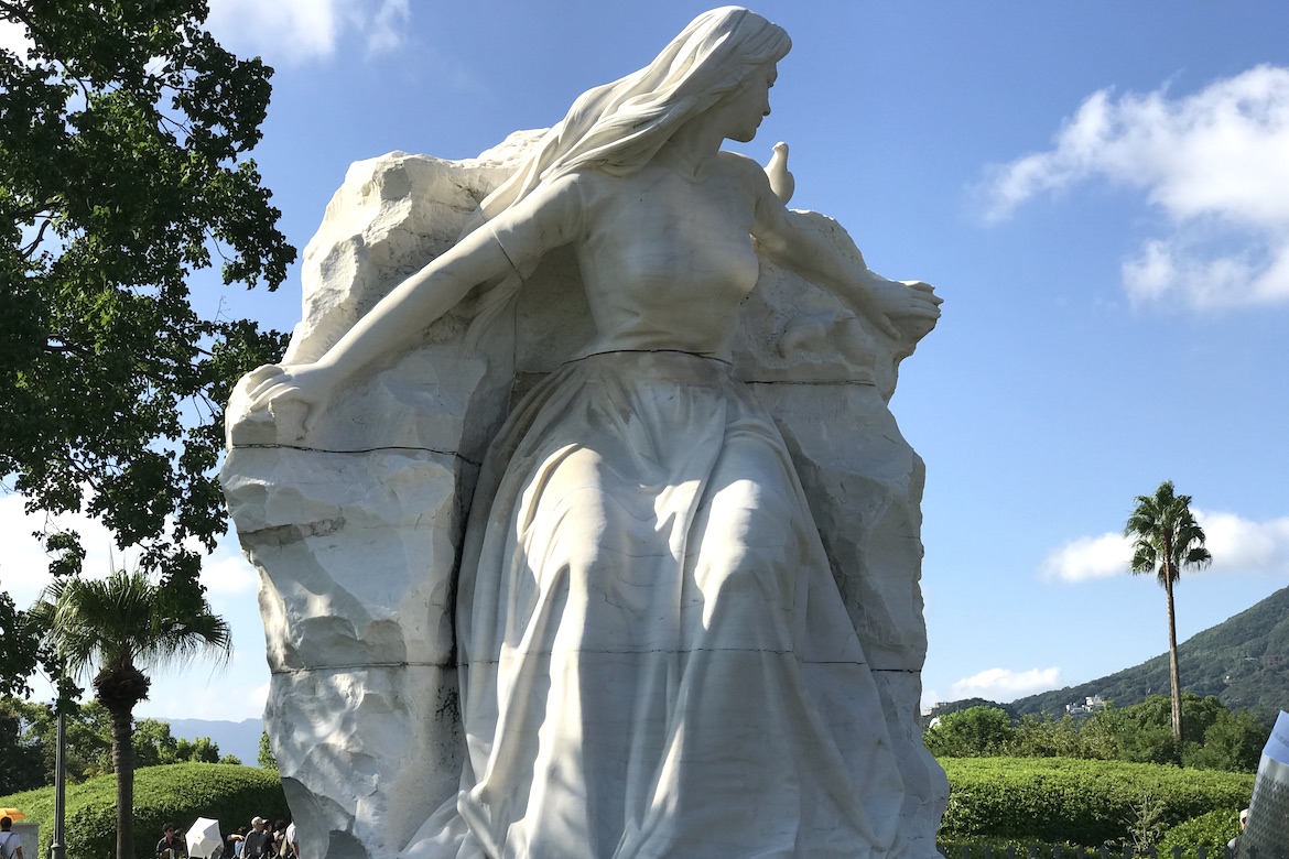 长崎和平公园雕塑欣赏